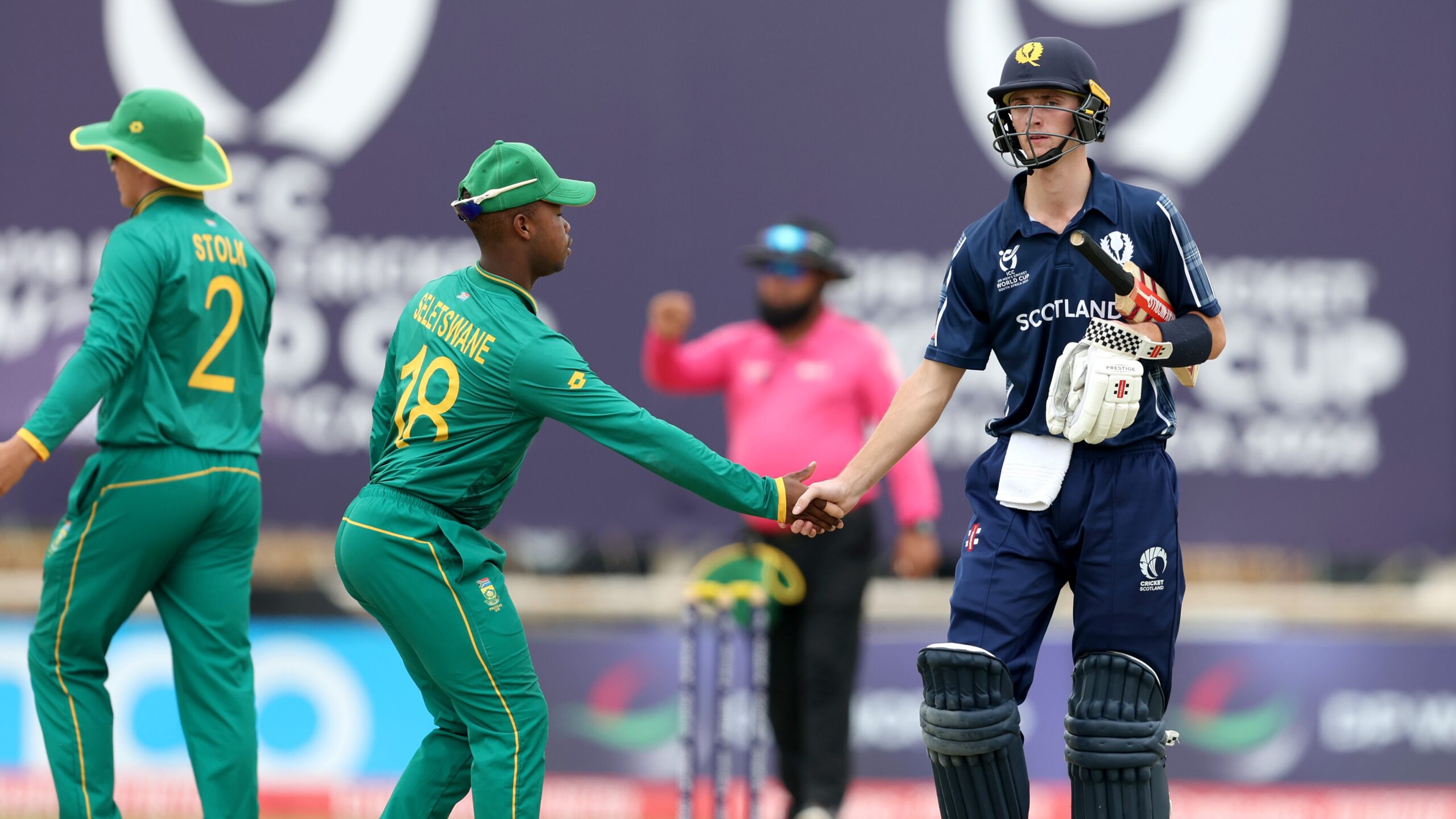 SOUTH AFRICA CHASE DOWN SCOTS TOTAL TO TOP GROUP